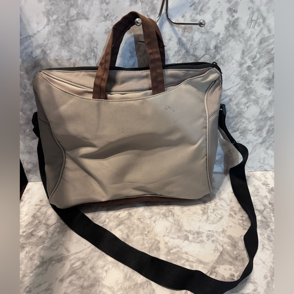 SMASH - TABLET / LAPTOP MESSENGER BAG Brand‎ New
